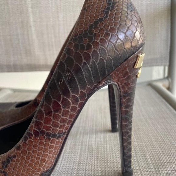 Tory Burch Jude-Amazon Snake Print Signature Pumps Heels EUC - Picture 4 of 12